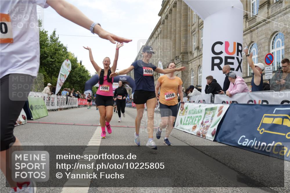 06.09.2026 - CURREX Alsterlauf Yannick Fuchs http://msf.ph/oto/10225805 06.09.2026 10:16:10 Ziel 2019, 2098, 2810, 3311, 3539, 4028, 4043, 4056, 4069, 4264, 4733, 5425, 5618, 5825, 5945 meine-sportfotos.de