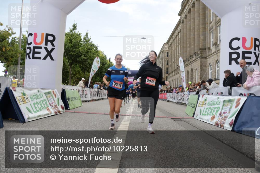 06.09.2026 - CURREX Alsterlauf Yannick Fuchs http://msf.ph/oto/10225813 06.09.2026 10:16:12 Ziel 2019, 2098, 2614, 2810, 2881, 2884, 3311, 3539, 3867, 4043, 4056, 4069, 4264, 4455, 5425, 5559, 5564, 5825, 5945 meine-sportfotos.de
