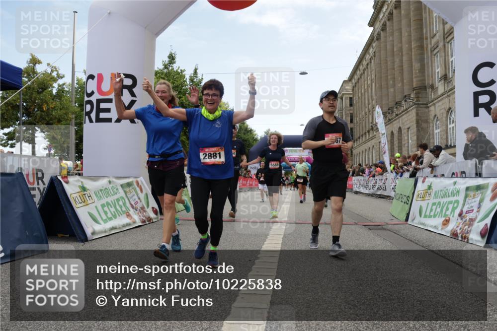 06.09.2026 - CURREX Alsterlauf Yannick Fuchs http://msf.ph/oto/10225838 06.09.2026 10:16:17 Ziel 2019, 2614, 2881, 2884, 3189, 3539, 3867, 4396, 4455, 5425, 5559, 5564, 5787, 5945 meine-sportfotos.de