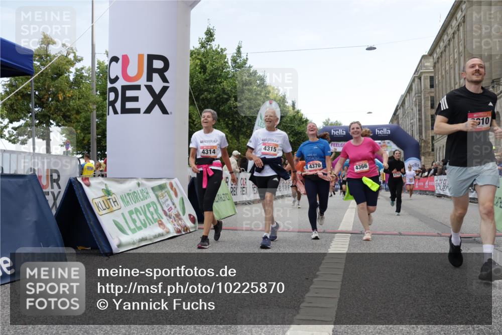 06.09.2026 - CURREX Alsterlauf Yannick Fuchs http://msf.ph/oto/10225870 06.09.2026 10:16:24 Ziel 2614, 2744, 2888, 2910, 3015, 3019, 3189, 4314, 4315, 4366, 4396, 4455, 4820, 4821, 5559, 5564, 5787 meine-sportfotos.de