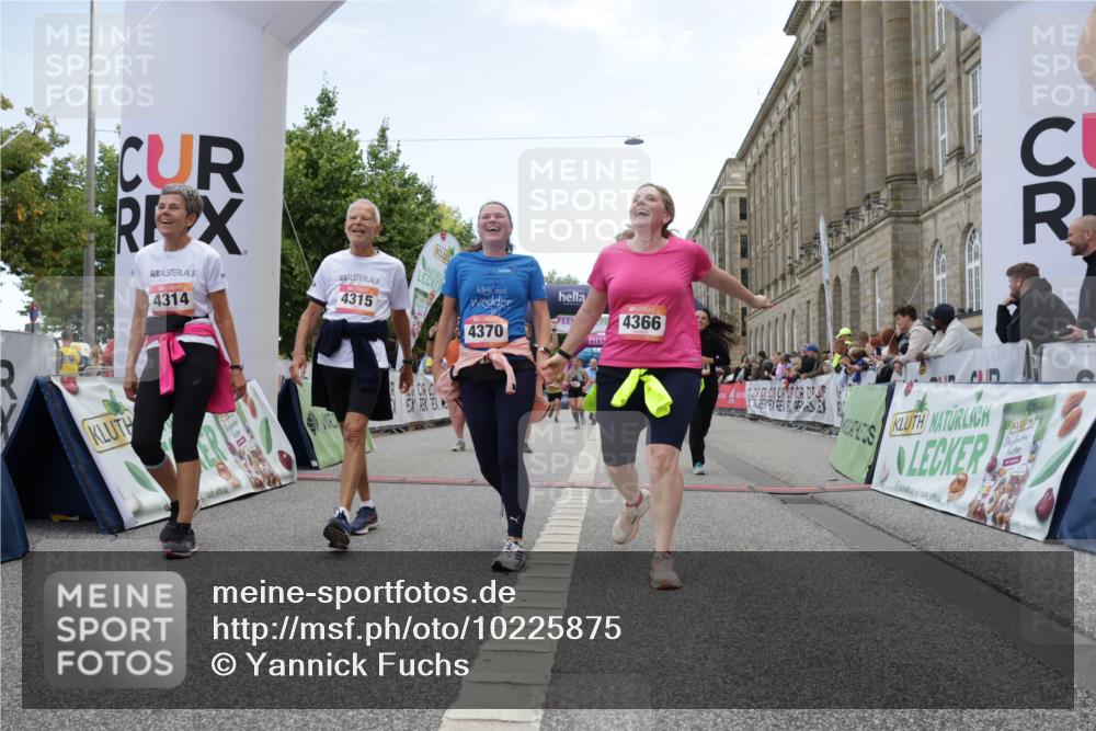 06.09.2026 - CURREX Alsterlauf Yannick Fuchs http://msf.ph/oto/10225875 06.09.2026 10:16:25 Ziel 2744, 2851, 2888, 2910, 3015, 3019, 3189, 4314, 4315, 4366, 4396, 4820, 4821, 5578, 5787 meine-sportfotos.de