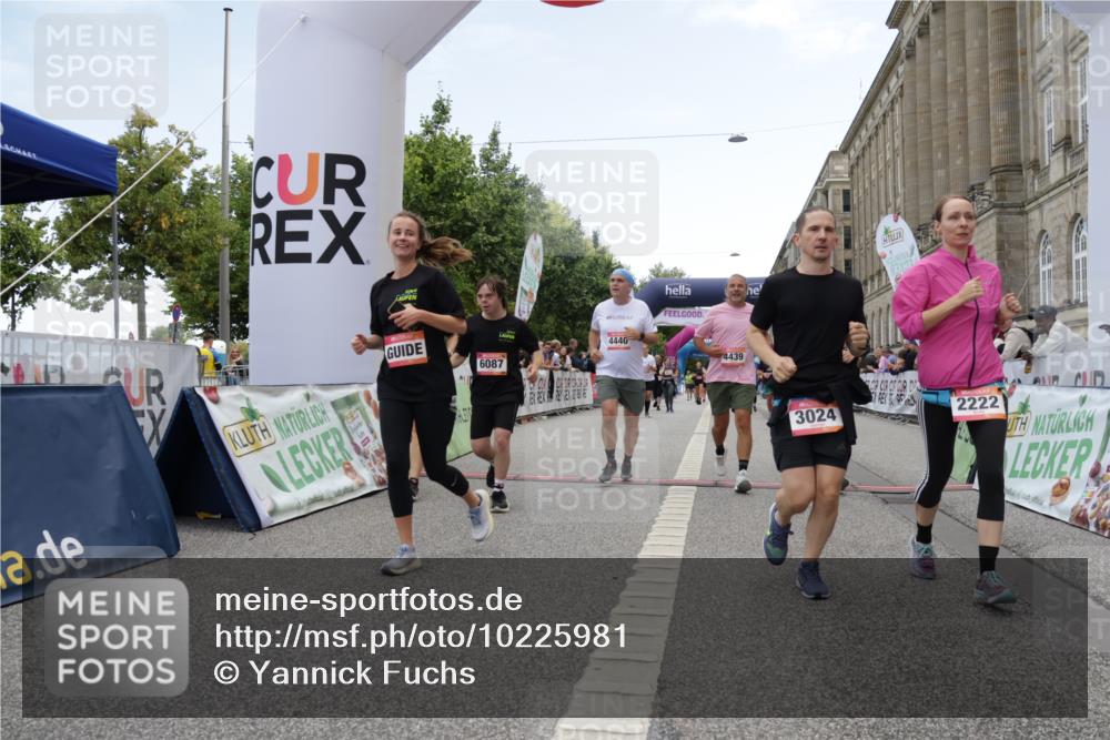 06.09.2026 - CURREX Alsterlauf Yannick Fuchs http://msf.ph/oto/10225981 06.09.2026 10:16:54 Ziel 2222, 3024, 3169, 3633, 4353, 4439, 4440, 4477, 4592, 4750, 4756, 5859, 5875, 6087, 8102, 8235 meine-sportfotos.de
