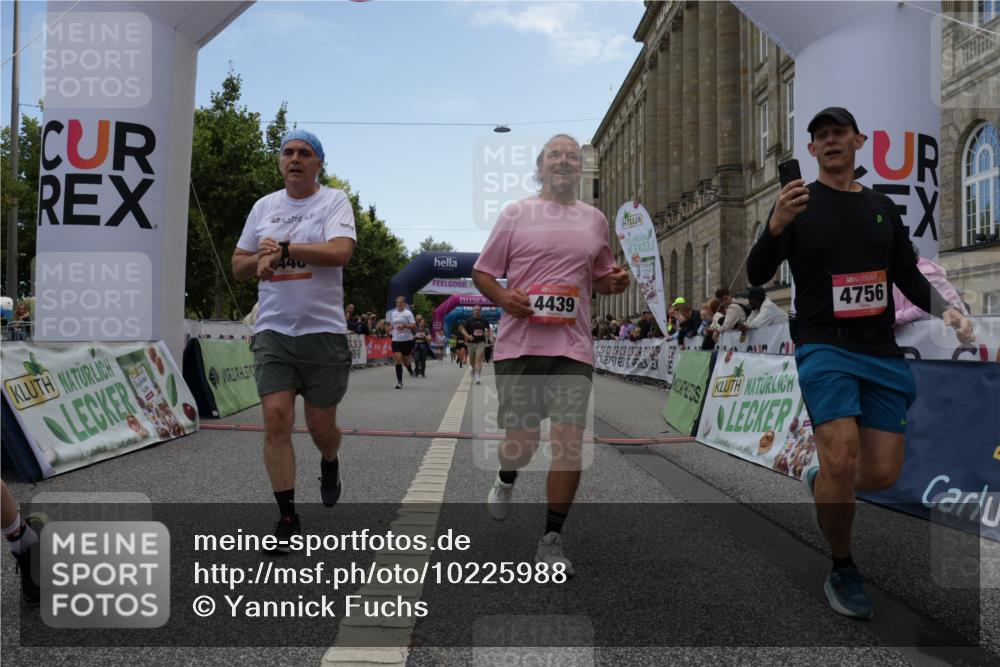 06.09.2026 - CURREX Alsterlauf Yannick Fuchs http://msf.ph/oto/10225988 06.09.2026 10:16:55 Ziel 2222, 3024, 3169, 3633, 4353, 4439, 4440, 4477, 4592, 4750, 4756, 5875, 6025, 6087, 8102, 8235 meine-sportfotos.de