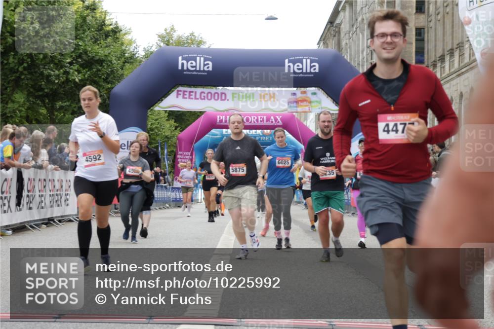 06.09.2026 - CURREX Alsterlauf Yannick Fuchs http://msf.ph/oto/10225992 06.09.2026 10:16:57 Ziel 2048, 2222, 3024, 3169, 4439, 4440, 4477, 4523, 4557, 4592, 4750, 4756, 5875, 6025, 6087, 8102, 8235, 8295 meine-sportfotos.de