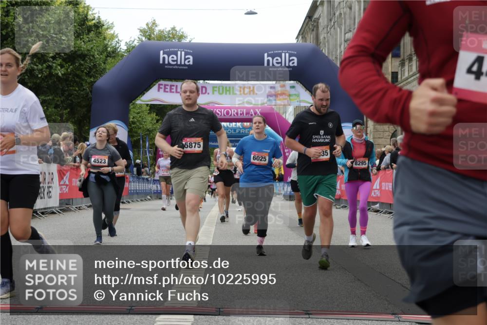 06.09.2026 - CURREX Alsterlauf Yannick Fuchs http://msf.ph/oto/10225995 06.09.2026 10:16:57 Ziel 2048, 2222, 3024, 3169, 4439, 4440, 4477, 4523, 4557, 4592, 4750, 4756, 5875, 6025, 6087, 8102, 8235, 8295 meine-sportfotos.de