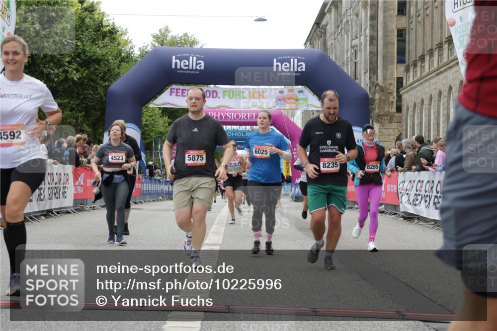 06.09.2026 - CURREX Alsterlauf Yannick Fuchs http://msf.ph/oto/10225996 06.09.2026 10:16:58 Ziel 2048, 2222, 3002, 3024, 4439, 4440, 4477, 4523, 4557, 4592, 4750, 4756, 5875, 6025, 6087, 8235, 8295 meine-sportfotos.de