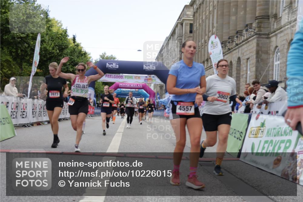 06.09.2026 - CURREX Alsterlauf Yannick Fuchs http://msf.ph/oto/10226015 06.09.2026 10:17:03 Ziel 2048, 3002, 3496, 3973, 4477, 4523, 4557, 4592, 5082, 5875, 6025, 8083, 8235, 8295 meine-sportfotos.de
