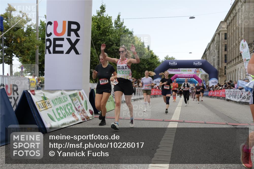 06.09.2026 - CURREX Alsterlauf Yannick Fuchs http://msf.ph/oto/10226017 06.09.2026 10:17:04 Ziel 2048, 3002, 3496, 3973, 4477, 4523, 4557, 4592, 5082, 5875, 6025, 8083, 8235, 8295 meine-sportfotos.de