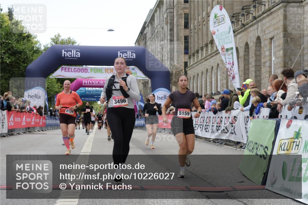 06.09.2026 - CURREX Alsterlauf Yannick Fuchs http://msf.ph/oto/10226027 06.09.2026 10:17:07 Ziel 1092, 2048, 2129, 3002, 3199, 3459, 3496, 3973, 4523, 4557, 5082, 5223, 6025, 8083, 8295 meine-sportfotos.de