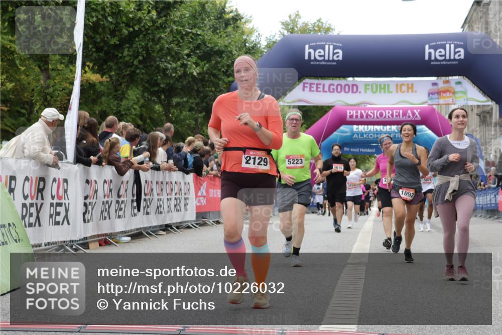 06.09.2026 - CURREX Alsterlauf Yannick Fuchs http://msf.ph/oto/10226032 06.09.2026 10:17:09 Ziel 1092, 2048, 2129, 2688, 3002, 3199, 3459, 3496, 3973, 4557, 5082, 5223, 8083 meine-sportfotos.de