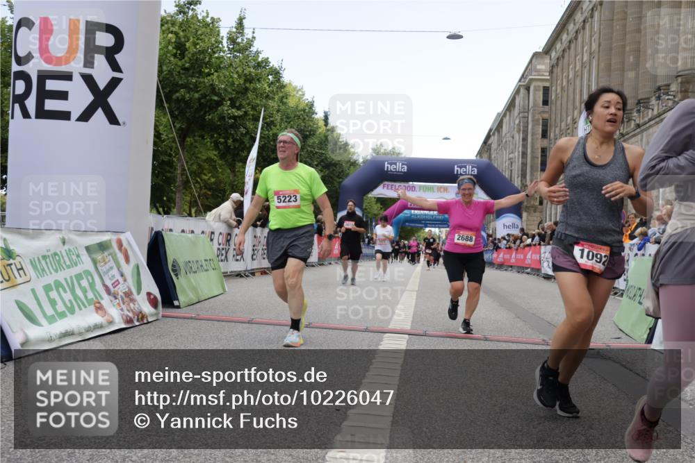 06.09.2026 - CURREX Alsterlauf Yannick Fuchs http://msf.ph/oto/10226047 06.09.2026 10:17:13 Ziel 1092, 2129, 2688, 3199, 3459, 3496, 5223, 5615, 5872, 5876 meine-sportfotos.de