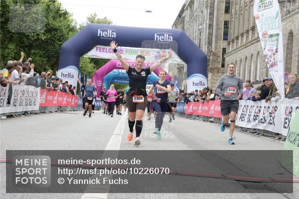 06.09.2026 - CURREX Alsterlauf Yannick Fuchs http://msf.ph/oto/10226070 06.09.2026 10:17:19 Ziel 1092, 2368, 2547, 2688, 2922, 3459, 5223, 5615, 5872, 5876, 6143 meine-sportfotos.de