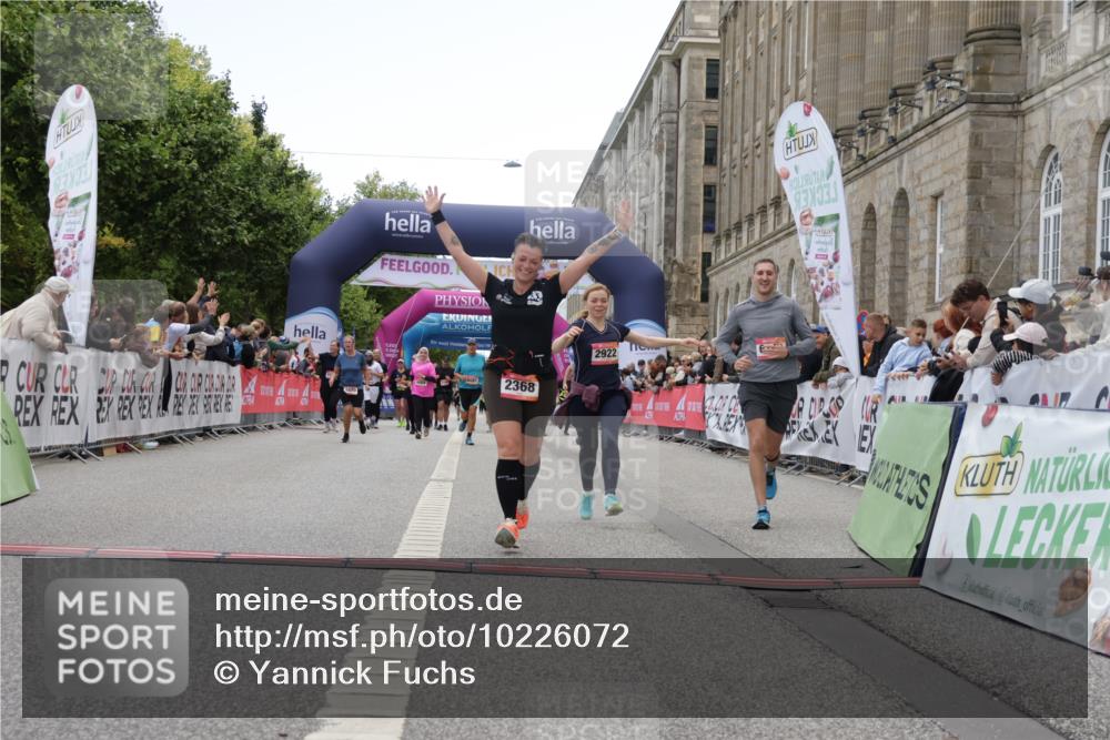 06.09.2026 - CURREX Alsterlauf Yannick Fuchs http://msf.ph/oto/10226072 06.09.2026 10:17:20 Ziel 2368, 2546, 2547, 2688, 2922, 5615, 5872, 5876, 6143 meine-sportfotos.de