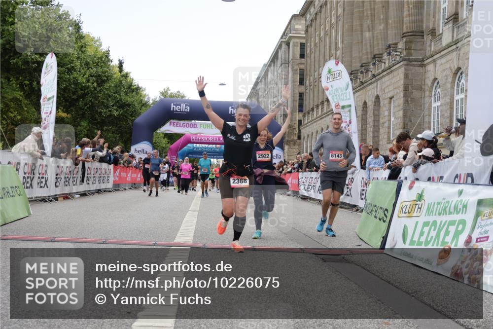06.09.2026 - CURREX Alsterlauf Yannick Fuchs http://msf.ph/oto/10226075 06.09.2026 10:17:20 Ziel 2368, 2546, 2547, 2688, 2922, 5615, 5872, 5876, 6143 meine-sportfotos.de