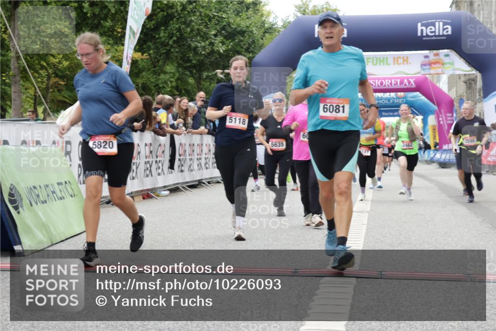 06.09.2026 - CURREX Alsterlauf Yannick Fuchs http://msf.ph/oto/10226093 06.09.2026 10:17:26 Ziel 2368, 2462, 2546, 2547, 2597, 2598, 2922, 3117, 5118, 5635, 5820, 6068, 6081, 6143 meine-sportfotos.de