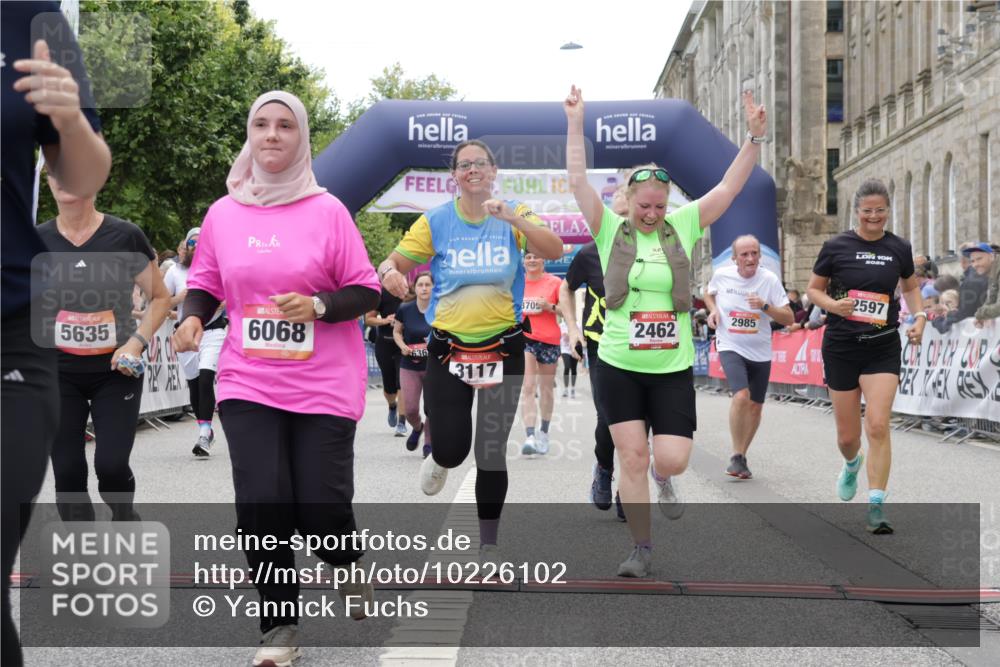 06.09.2026 - CURREX Alsterlauf Yannick Fuchs http://msf.ph/oto/10226102 06.09.2026 10:17:29 Ziel 2462, 2546, 2547, 2597, 2598, 2911, 2985, 3117, 3444, 3709, 5118, 5560, 5635, 5820, 5849, 6068, 6081, 6342, 6363, 8109 meine-sportfotos.de