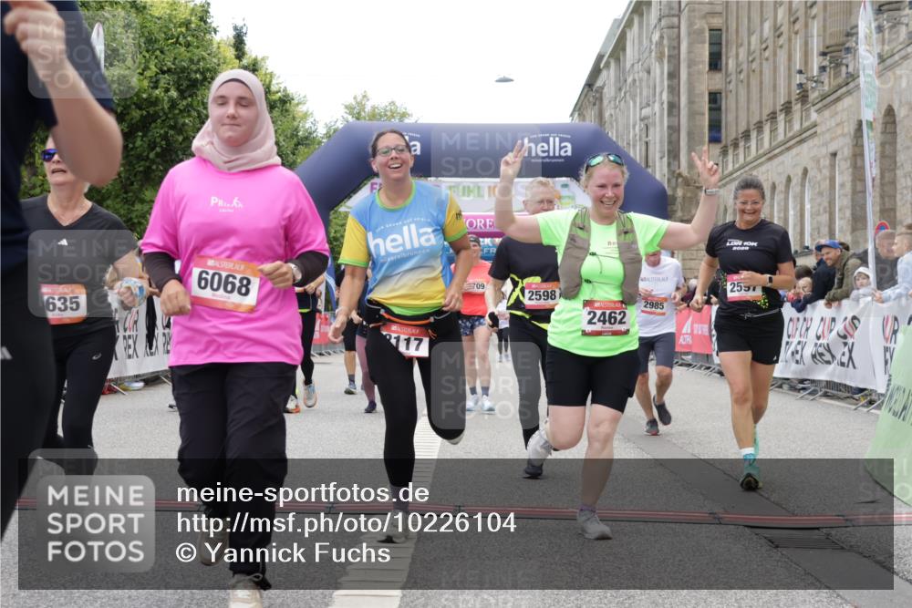 06.09.2026 - CURREX Alsterlauf Yannick Fuchs http://msf.ph/oto/10226104 06.09.2026 10:17:29 Ziel 2462, 2546, 2547, 2597, 2598, 2911, 2985, 3117, 3444, 3709, 5118, 5560, 5635, 5820, 5849, 6068, 6081, 6342, 6363, 8109 meine-sportfotos.de