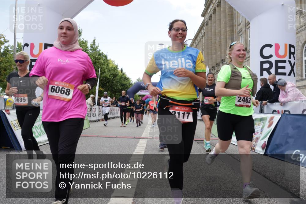 06.09.2026 - CURREX Alsterlauf Yannick Fuchs http://msf.ph/oto/10226112 06.09.2026 10:17:30 Ziel 2462, 2546, 2547, 2597, 2598, 2911, 2985, 3117, 3444, 3709, 5118, 5560, 5635, 5820, 5849, 6068, 6081, 6342, 6363, 8109 meine-sportfotos.de