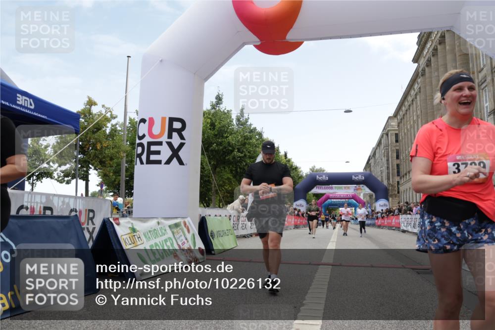 06.09.2026 - CURREX Alsterlauf Yannick Fuchs http://msf.ph/oto/10226132 06.09.2026 10:17:36 Ziel 2462, 2597, 2598, 2911, 2985, 3117, 3444, 3709, 5491, 5560, 5635, 5849, 6342, 6363, 8109 meine-sportfotos.de