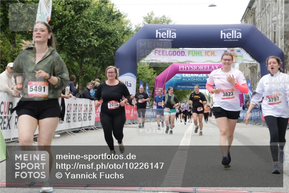 06.09.2026 - CURREX Alsterlauf Yannick Fuchs http://msf.ph/oto/10226147 06.09.2026 10:17:40 Ziel 2070, 2911, 3709, 3797, 3823, 5491, 5560, 5849, 6342, 6363, 8109 meine-sportfotos.de