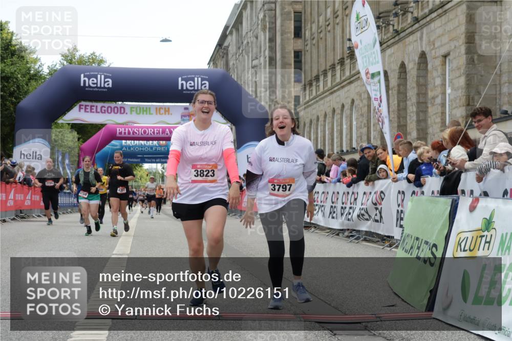 06.09.2026 - CURREX Alsterlauf Yannick Fuchs http://msf.ph/oto/10226151 06.09.2026 10:17:41 Ziel 2070, 2911, 3797, 3823, 5491, 8109 meine-sportfotos.de