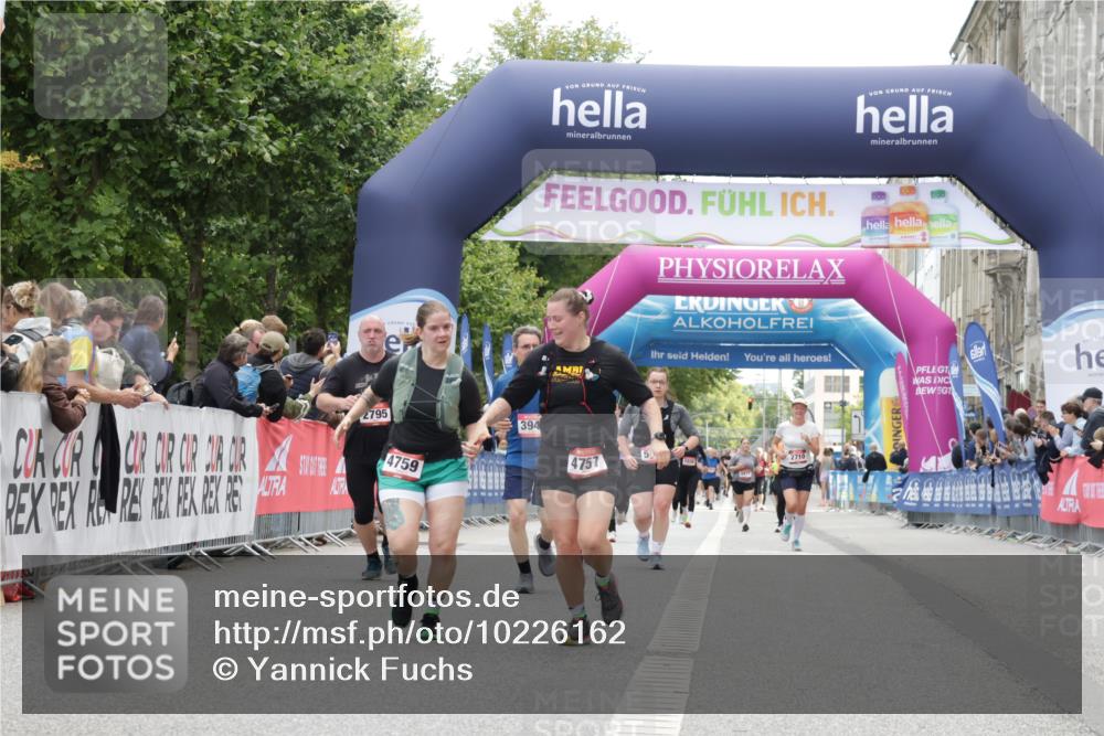 06.09.2026 - CURREX Alsterlauf Yannick Fuchs http://msf.ph/oto/10226162 06.09.2026 10:17:44 Ziel 2070, 3797, 3823, 4757, 4759, 5491 meine-sportfotos.de