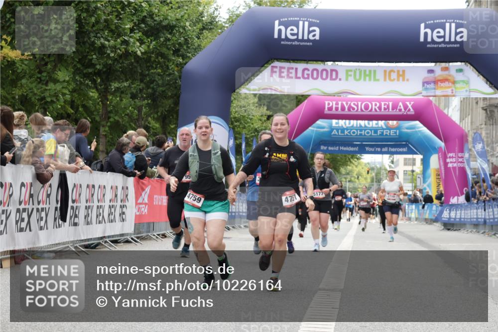 06.09.2026 - CURREX Alsterlauf Yannick Fuchs http://msf.ph/oto/10226164 06.09.2026 10:17:44 Ziel 2070, 3797, 3823, 4757, 4759, 5491 meine-sportfotos.de