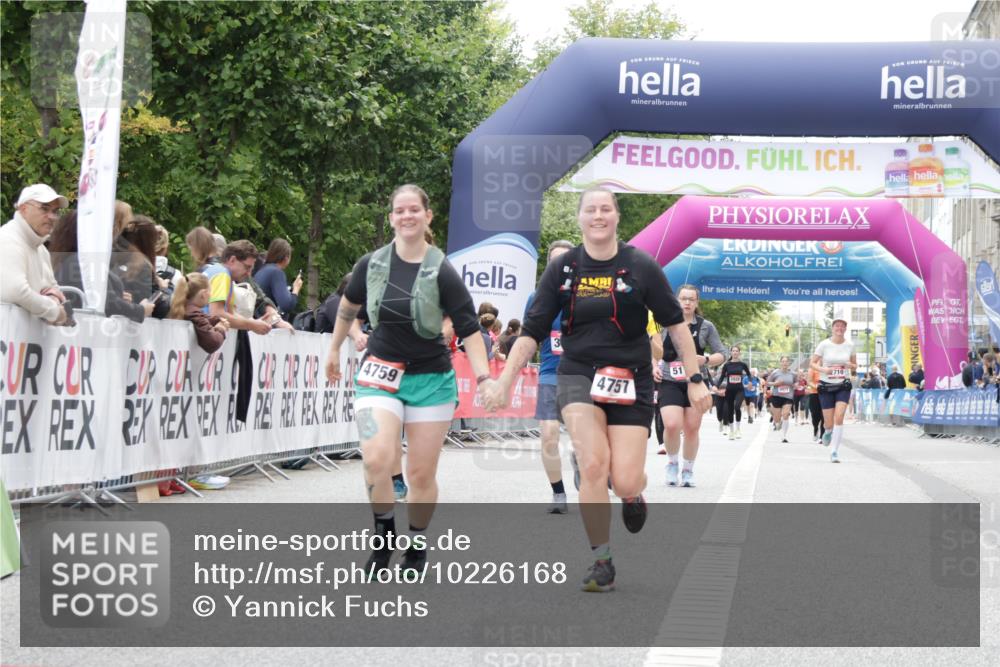 06.09.2026 - CURREX Alsterlauf Yannick Fuchs http://msf.ph/oto/10226168 06.09.2026 10:17:45 Ziel 2070, 2795, 3680, 3797, 3823, 3948, 4757, 4759, 5491 meine-sportfotos.de