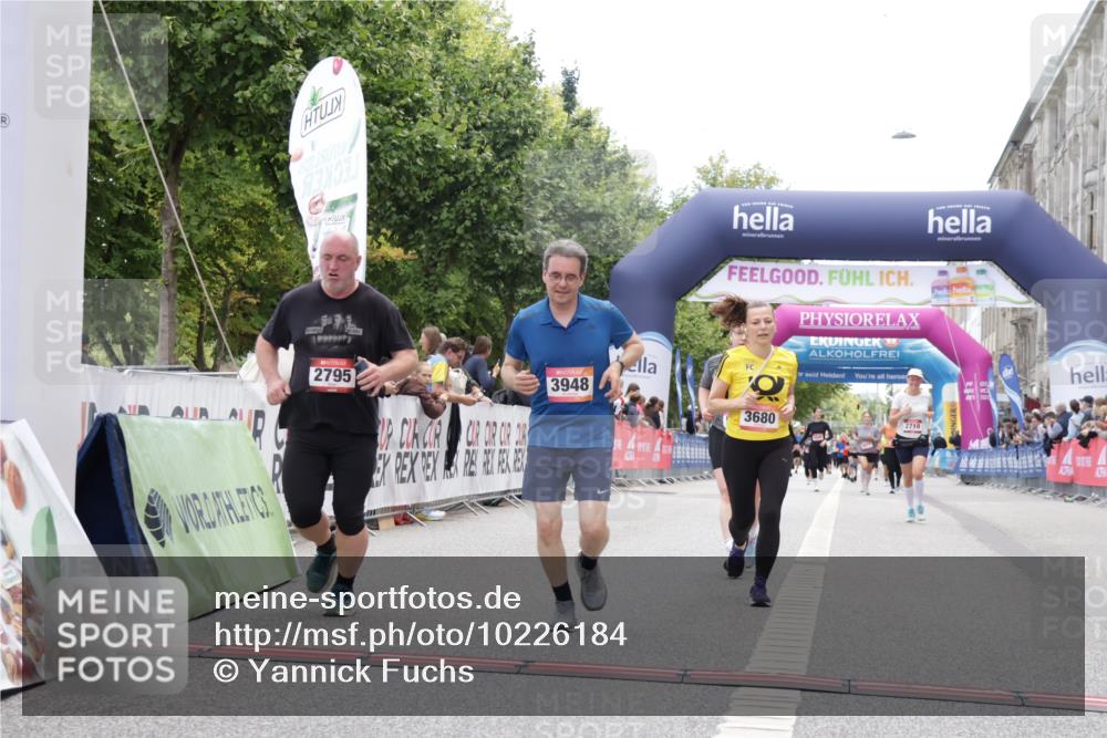 06.09.2026 - CURREX Alsterlauf Yannick Fuchs http://msf.ph/oto/10226184 06.09.2026 10:17:49 Ziel 2070, 2645, 2795, 3680, 3797, 3823, 3948, 4757, 4759, 5177 meine-sportfotos.de