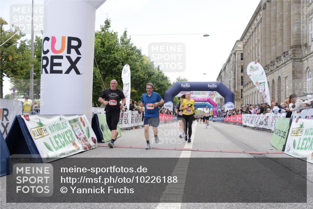 06.09.2026 - CURREX Alsterlauf Yannick Fuchs http://msf.ph/oto/10226188 06.09.2026 10:17:49 Ziel 2070, 2645, 2795, 3680, 3797, 3823, 3948, 4757, 4759, 5177 meine-sportfotos.de