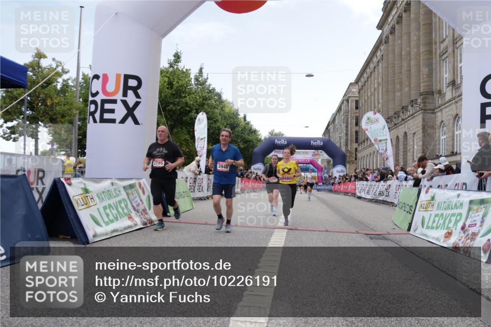 06.09.2026 - CURREX Alsterlauf Yannick Fuchs http://msf.ph/oto/10226191 06.09.2026 10:17:50 Ziel 2645, 2710, 2795, 3680, 3948, 4757, 4759, 5177 meine-sportfotos.de