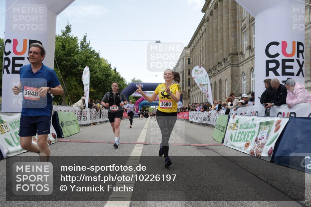 06.09.2026 - CURREX Alsterlauf Yannick Fuchs http://msf.ph/oto/10226197 06.09.2026 10:17:51 Ziel 2645, 2710, 2795, 3680, 3948, 4757, 4759, 5177 meine-sportfotos.de