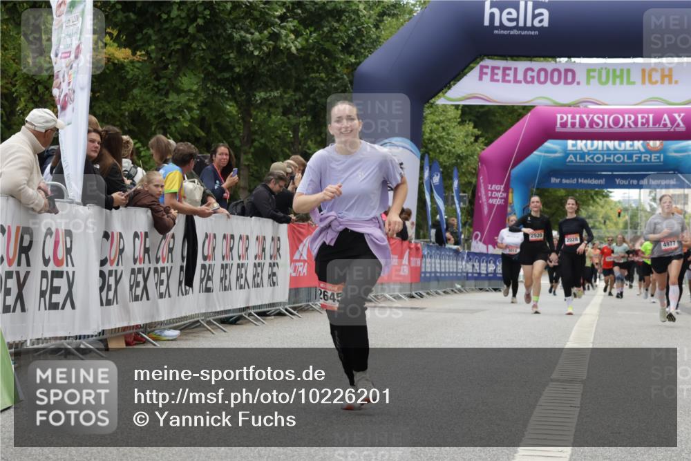 06.09.2026 - CURREX Alsterlauf Yannick Fuchs http://msf.ph/oto/10226201 06.09.2026 10:17:52 Ziel 2645, 2710, 2795, 3680, 3948, 4757, 4759, 5177 meine-sportfotos.de