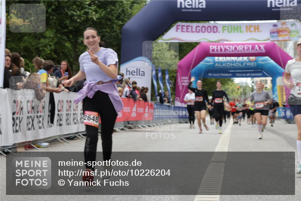 06.09.2026 - CURREX Alsterlauf Yannick Fuchs http://msf.ph/oto/10226204 06.09.2026 10:17:53 Ziel 2645, 2710, 2795, 3680, 3948, 4757, 4759, 5177 meine-sportfotos.de