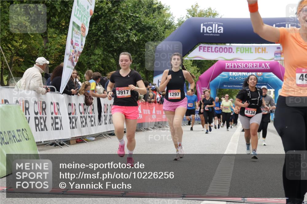 06.09.2026 - CURREX Alsterlauf Yannick Fuchs http://msf.ph/oto/10226256 06.09.2026 10:18:04 Ziel 1297, 2920, 2928, 3018, 3917, 4134, 4906, 4915, 4977 meine-sportfotos.de