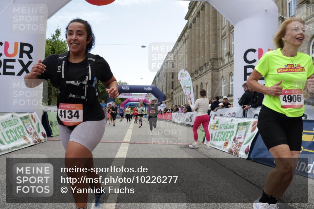 06.09.2026 - CURREX Alsterlauf Yannick Fuchs http://msf.ph/oto/10226277 06.09.2026 10:18:09 Ziel 1297, 2026, 2208, 2209, 3018, 3917, 4134, 4232, 4906, 4915 meine-sportfotos.de
