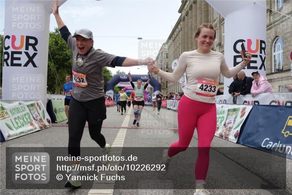 06.09.2026 - CURREX Alsterlauf Yannick Fuchs http://msf.ph/oto/10226292 06.09.2026 10:18:12 Ziel 1297, 2026, 2208, 2209, 2262, 3917, 4134, 4232, 4906, 5050, 6339, 8290 meine-sportfotos.de