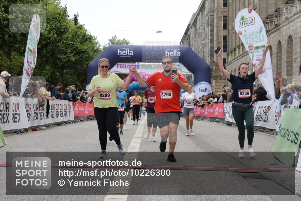06.09.2026 - CURREX Alsterlauf Yannick Fuchs http://msf.ph/oto/10226300 06.09.2026 10:18:14 Ziel 1297, 2026, 2208, 2209, 2262, 3083, 4134, 4232, 4479, 4632, 4644, 4906, 5050, 6339, 8290 meine-sportfotos.de