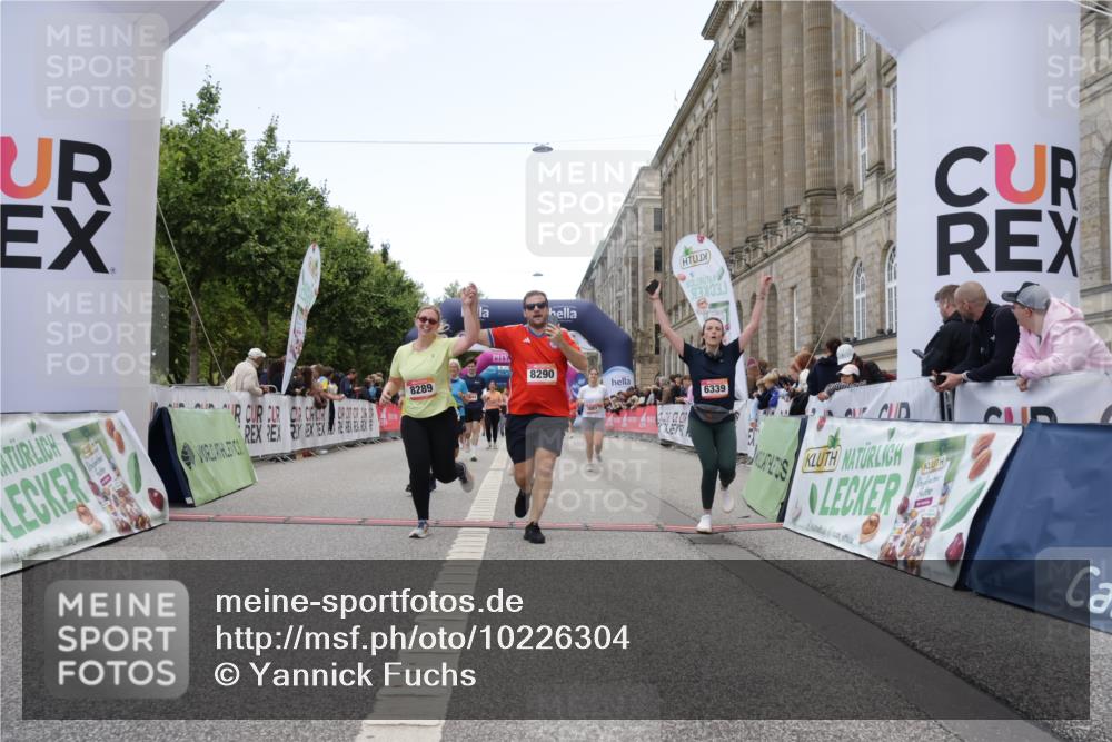 06.09.2026 - CURREX Alsterlauf Yannick Fuchs http://msf.ph/oto/10226304 06.09.2026 10:18:15 Ziel 2026, 2208, 2209, 2262, 3083, 4232, 4479, 4632, 4644, 5050, 6339, 8290 meine-sportfotos.de