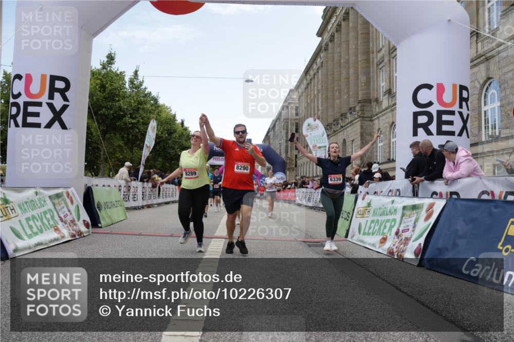 06.09.2026 - CURREX Alsterlauf Yannick Fuchs http://msf.ph/oto/10226307 06.09.2026 10:18:16 Ziel 2026, 2208, 2209, 2262, 3083, 3682, 3683, 4232, 4391, 4479, 4632, 4644, 5050, 6339, 8290 meine-sportfotos.de