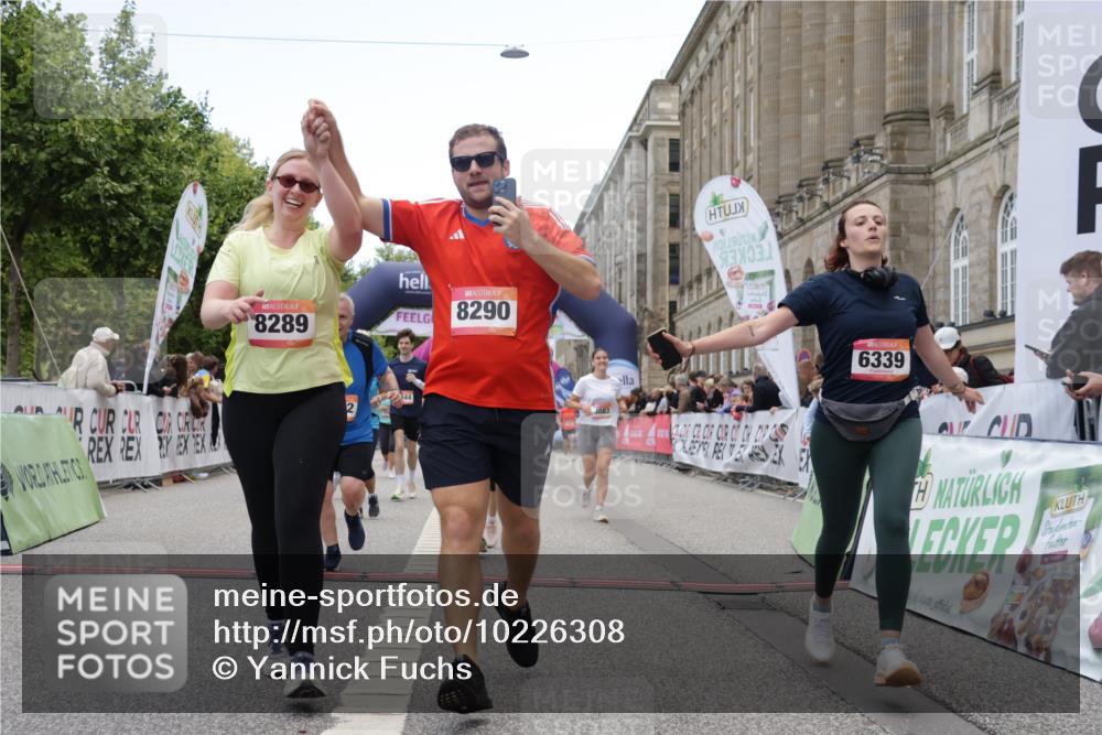 06.09.2026 - CURREX Alsterlauf Yannick Fuchs http://msf.ph/oto/10226308 06.09.2026 10:18:16 Ziel 2026, 2208, 2209, 2262, 3083, 3682, 3683, 4232, 4391, 4479, 4632, 4644, 5050, 6339, 8290 meine-sportfotos.de