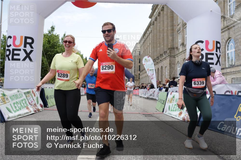 06.09.2026 - CURREX Alsterlauf Yannick Fuchs http://msf.ph/oto/10226312 06.09.2026 10:18:17 Ziel 2026, 2208, 2209, 2262, 3083, 3682, 3683, 4232, 4391, 4479, 4632, 4644, 5050, 5572, 6339, 8290 meine-sportfotos.de