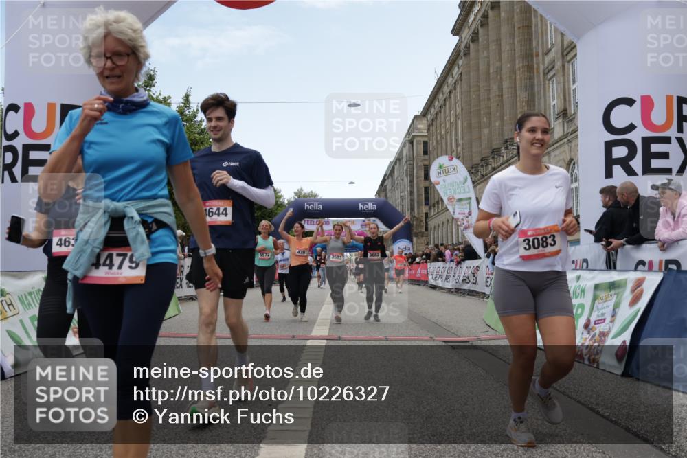 06.09.2026 - CURREX Alsterlauf Yannick Fuchs http://msf.ph/oto/10226327 06.09.2026 10:18:20 Ziel 2208, 2209, 2262, 2381, 3083, 3682, 3683, 4186, 4391, 4479, 4632, 4644, 5050, 5572, 6321, 6322, 6339, 8290 meine-sportfotos.de