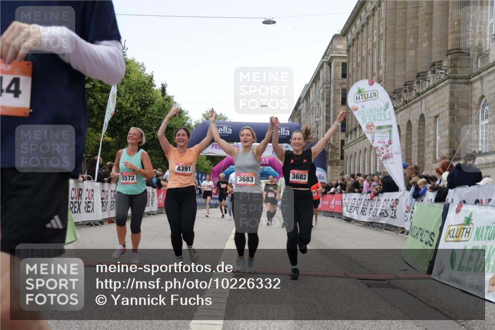 06.09.2026 - CURREX Alsterlauf Yannick Fuchs http://msf.ph/oto/10226332 06.09.2026 10:18:21 Ziel 2262, 2381, 3083, 3682, 3683, 4186, 4391, 4479, 4632, 4644, 5050, 5572, 6321, 6322, 6339, 8290 meine-sportfotos.de