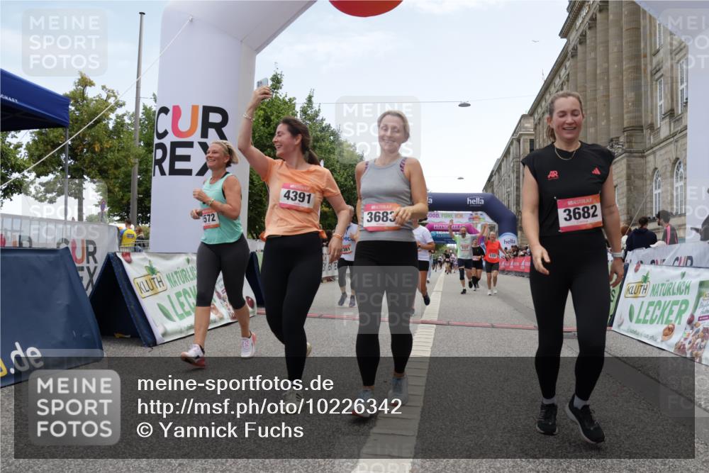 06.09.2026 - CURREX Alsterlauf Yannick Fuchs http://msf.ph/oto/10226342 06.09.2026 10:18:23 Ziel 2262, 2381, 2804, 3083, 3682, 3683, 4107, 4186, 4391, 4479, 4632, 4644, 4795, 4804, 5050, 5572, 5921, 6321, 6322 meine-sportfotos.de