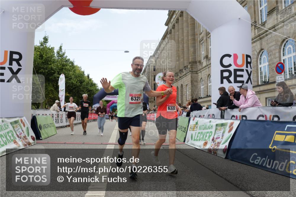 06.09.2026 - CURREX Alsterlauf Yannick Fuchs http://msf.ph/oto/10226355 06.09.2026 10:18:26 Ziel 2381, 2804, 3358, 3654, 3682, 3683, 4107, 4186, 4391, 4632, 4644, 4795, 4804, 5572, 5921, 6321, 6322 meine-sportfotos.de