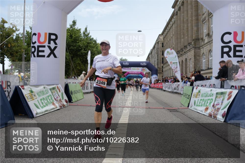 06.09.2026 - CURREX Alsterlauf Yannick Fuchs http://msf.ph/oto/10226382 06.09.2026 10:18:33 Ziel 2349, 2656, 2804, 2960, 3052, 3358, 3654, 4107, 4795, 4804, 5921, 8001 meine-sportfotos.de