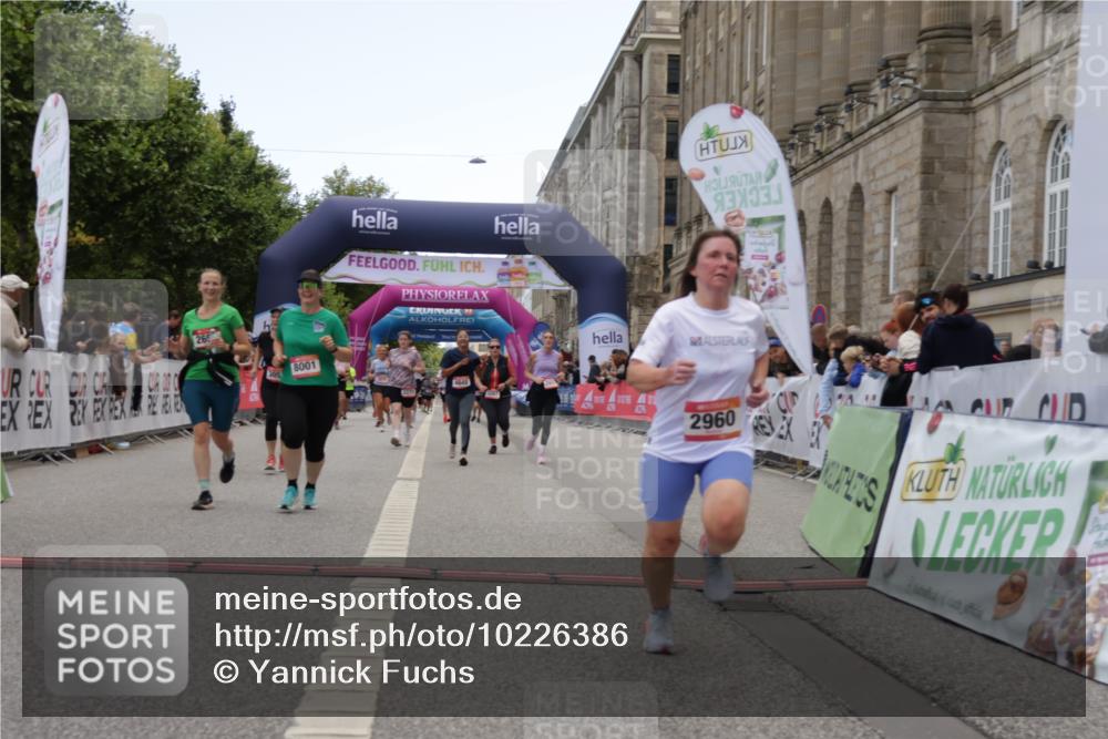 06.09.2026 - CURREX Alsterlauf Yannick Fuchs http://msf.ph/oto/10226386 06.09.2026 10:18:34 Ziel 2349, 2651, 2656, 2804, 2960, 3052, 3358, 3654, 4107, 4648, 4795, 4804, 5921, 8001 meine-sportfotos.de