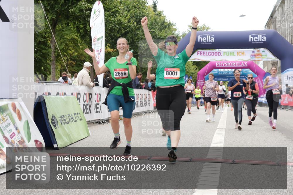 06.09.2026 - CURREX Alsterlauf Yannick Fuchs http://msf.ph/oto/10226392 06.09.2026 10:18:36 Ziel 2271, 2287, 2349, 2651, 2656, 2960, 3052, 3358, 3654, 4648, 8001 meine-sportfotos.de
