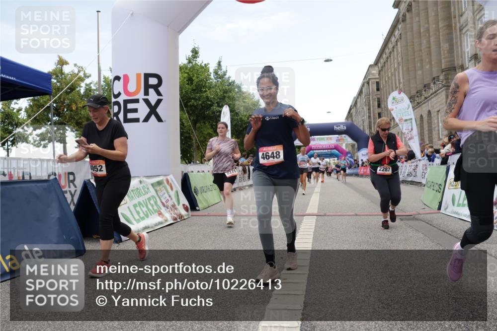 06.09.2026 - CURREX Alsterlauf Yannick Fuchs http://msf.ph/oto/10226413 06.09.2026 10:18:40 Ziel 2271, 2287, 2651, 2656, 2960, 3052, 3421, 3875, 3879, 4648, 5394, 8001 meine-sportfotos.de